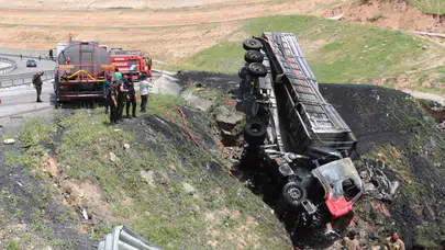 Cizre’de korkunç kaza: Freni boşalan kömür yüklü tır alev topuna döndü
