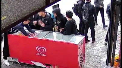 Adana'da pes dedirten hırsızlık: Okul çıkışı bakkalı böyle soydular