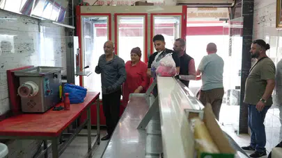 Kurban Bayramı'nda kasaplarda mesai saati kavramı bitti: Kıyma kuyrukları metreleri aştı