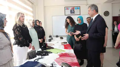 İlmek ilmek sabır, fırça darbesiyle sanat: OSMEK kadınlarının büyük başarısı
