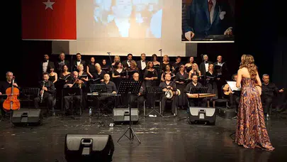 Sanat Güneşi Bursa’da yankılandı: Uğur Mumcu Kültür Merkezi’nde unutulmaz gece