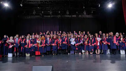 Geleceğin İletişimcileri Sahneye Çıktı: Atatürk Üniversitesi’nde 24. Dönem Mezuniyet Coşkusu