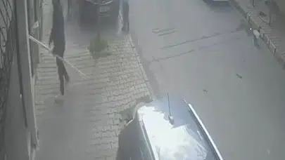 Arnavutköy’de dehşet saçan saldırgan: Çocukları dövdü, ailelere bıçak çekti