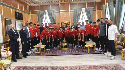 Genç kramponlara başkan morali: Kütahya yolcusu U18 takımına tam destek