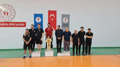Masa tenisinde kürsüye ambargo koydular: İnönü Üniversitesi Türkiye Şampiyonası biletini kaptı