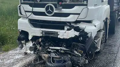 Dinar'da acı son: Motosikletli çift tırın altına girdi, koca hayatını kaybetti