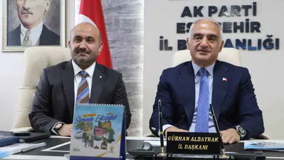 Eskişehir temaslarını sürdüren Bakan Ersoy’dan teşkilata yakın markaj: Çalışmaların rotasını çizdi
