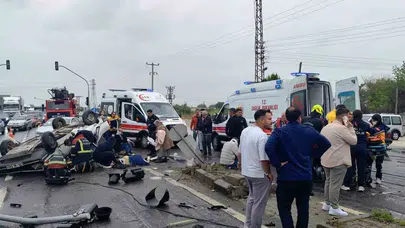 Aydın'da korkunç kaza: Refüje çarpan otomobil takla attı, 2'si çocuk 5 kişi hastanelik oldu