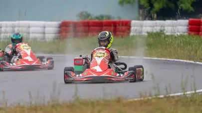 Pistlerin tozunu attırdılar: Dynamic Racing Team şampiyonluk yolunda rakiplerine fark attı