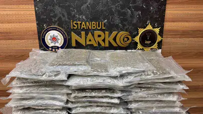 Kartal’da zehir tacirlerine şafak baskını: 58 kilo skunk ele geçirildi