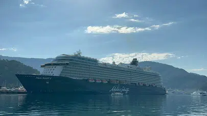 Marmaris’te dev gemi trafiği: Esnafın yüzü turizm bereketiyle güldü
