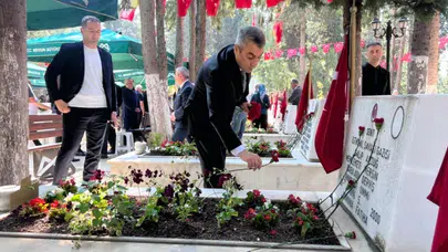 Mersin'de bayram sabahı duygusal anlar: Şehit aileleri yalnız bırakılmadı