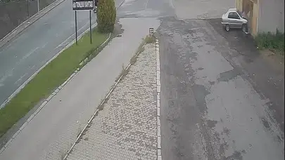 Nevşehir'de korku dolu anlar: Direksiyon başında fenalaşan sürücü dükkana daldı