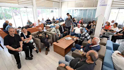 Mersin’de bayram coşkusu: Emekliler unutulmaz bir gün yaşadı
