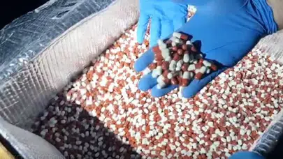 Mersin'de zehir tacirlerine büyük darbe: 300 bini aşkın hapla yakalandı