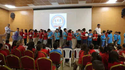 Ekranın esaretinden kurtulup tarihin izini sürdüler: 400 öğrenci kitapla buluştu