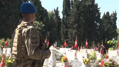 Edirnekapı’da bayram burukluğu: Şehit aileleri evlatlarının başında gözyaşı döktü