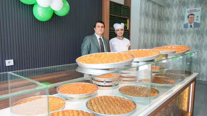 Baklava satışından gelen gelirle şehit ailesine yuva oldu: Başkan Yılmaz verdiği sözü tuttu
