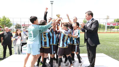 Minik sporcuların büyük heyecanı: Osmangazi’de madalyalar sahiplerini buldu