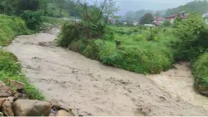 Yenice'de sağanak alarmı: Mezarlıklar tehdit altında, vatandaşlar acil çözüm bekliyor
