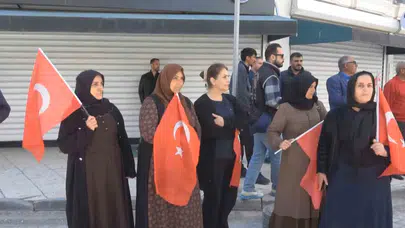 Evlat hasretiyle yollara düştüler: Vanlı annelerin kararlı bekleyişi Ankara’ya taşınıyor