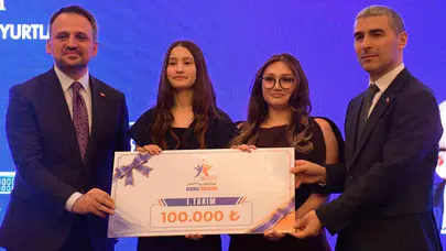 Afyonkarahisar’da yurtlarda rekabet rüzgarı: 3 bin 800 öğrenci ödüllerine kavuştu