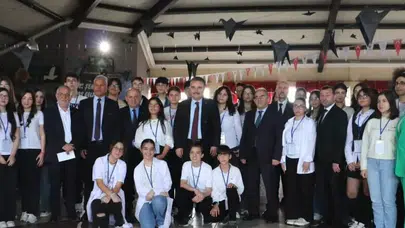 Geleceğin mucitleri Edremit'te buluştu: Bilim fuarında inovasyon rüzgarı esti