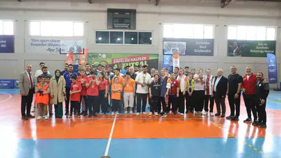 İnegöl’de sahalar sevgiyle doldu: Özel sporcuların futsal şöleni