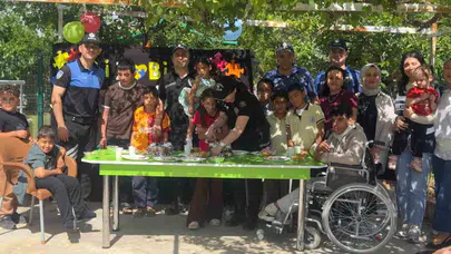 Ceylanpınar'da üniformalı kahramanlar: Özel çocukların yüzünü güldüren ziyaret