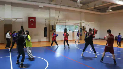 Ringlerin genç yıldızları gözünü ay-yıldızlı formaya dikti: Hedefimiz İstiklal Marşı’nı okutmak