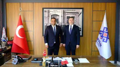 Siyasetin yoğun gündeminde dostluk rüzgarları: Edremit ve Altıeylül arasında vefa köprüsü