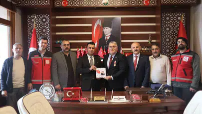 Erzurum’da bayram ziyareti: Şehit emanetleri ve gaziler için anlamlı buluşma