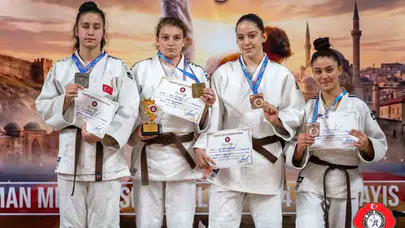 Kayseri'nin gururu oldu: Minderde gelen başarı Balkan biletini getirdi