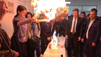 Geleceğin mucitleri laboratuvara dönüştü: Kaymakam Algın'dan genç yeteneklere tam destek