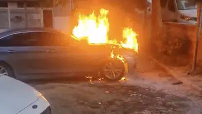 Sessiz gecede alevler yükseldi: Batman’da park halindeki araç küle döndü