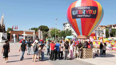 Manisa’da sanat rüzgarı: Kültür Yolu Festivali şehri açık hava müzesine dönüştürdü
