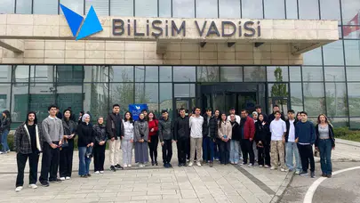 Geleceğin mühendisleri Bilişim Vadisi'nde: Esenyurtlu gençler teknolojinin kalbine indi