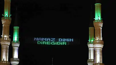 Iğdır’da teknoloji rüzgarı: Ulu Camii’nin minareleri artık dijital mesajlarla aydınlanıyor