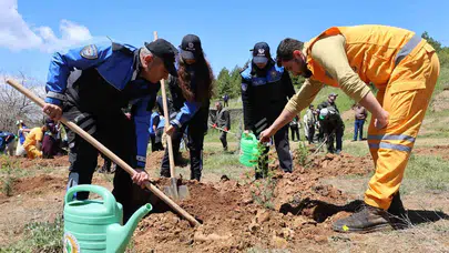 Elazığ'da yeşil seferberlik: Geleceğe nefes olmak için kolları sıvadılar