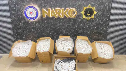 Tuzla'da zehir tacirlerine büyük darbe: 150 bin hapla yakayı ele verdiler