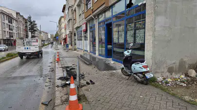 Eskişehir'de korkutan kaza: Kontrolden çıkan otomobil markete daldı