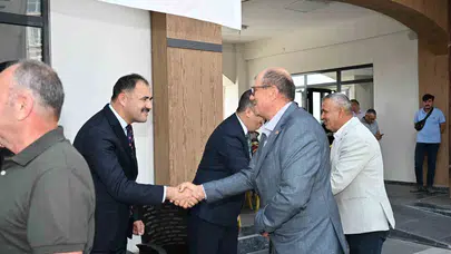 Demirci’de bayram coşkusu: Protokol ve vatandaşlar tek yürek oldu