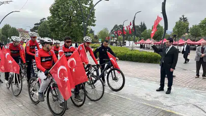 Bolu sokakları bayraklarla renklendi: Gençlik coşkusu iki teker üzerinde buluştu