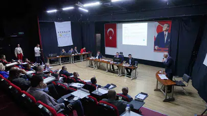 Ayvalık’ta gündem yoğun: Belediye Meclisi 13 kritik karara imza attı