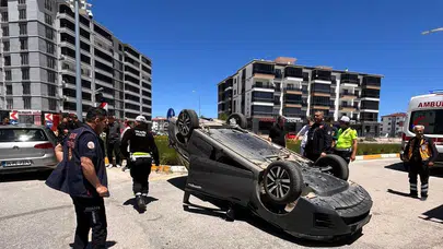 Elazığ’da korkutan kaza: Çarpışmanın şiddetiyle otomobil takla attı
