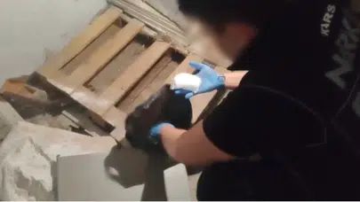 Zehir tacirlerine Kars'ta geçit yok: Narkotik köpeği Zeus'un burnundan kaçamadılar