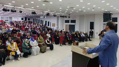 Ekran başında geçen saatler aile bağlarını zayıflatıyor mu? Adıyaman'da dijital çağın ebeveynlik sınavı masaya yatırıldı