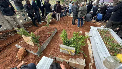 Acı dolu veda: İki evladını kaybeden anne ve baba hastaneden çıkar çıkmaz mezarlığa koştu