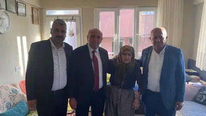 Sarıgöl’de bayram sabahı: Başkan Akdeniz mesaisine hemşehrileriyle başladı