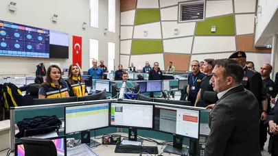 Bayramın gizli kahramanlarını unutmadı: Vali Sözer’den 112 mesaisine moral ziyareti
